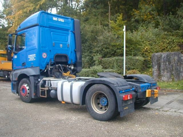 Mercedes-Benz 1843 - رأس تريلا: صورة 3 Mercedes-Benz 1843 - رأس تريلا: صورة 3