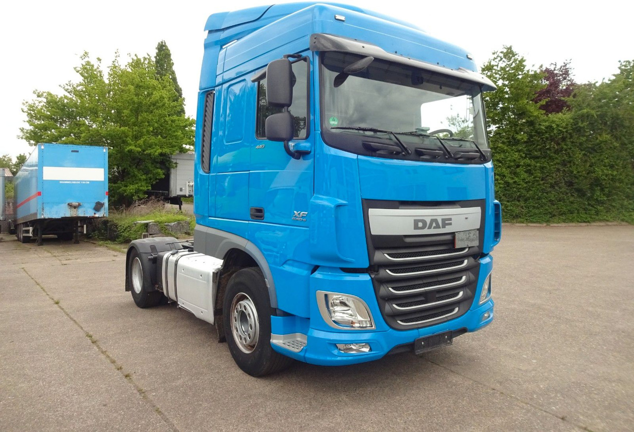 DAF XF 440, SC, Klima, 2 x Tank, Intarder, Standklim - مقطورة السحب: صورة 3 DAF XF 440, SC, Klima, 2 x Tank, Intarder, Standklim - مقطورة السحب: صورة 3