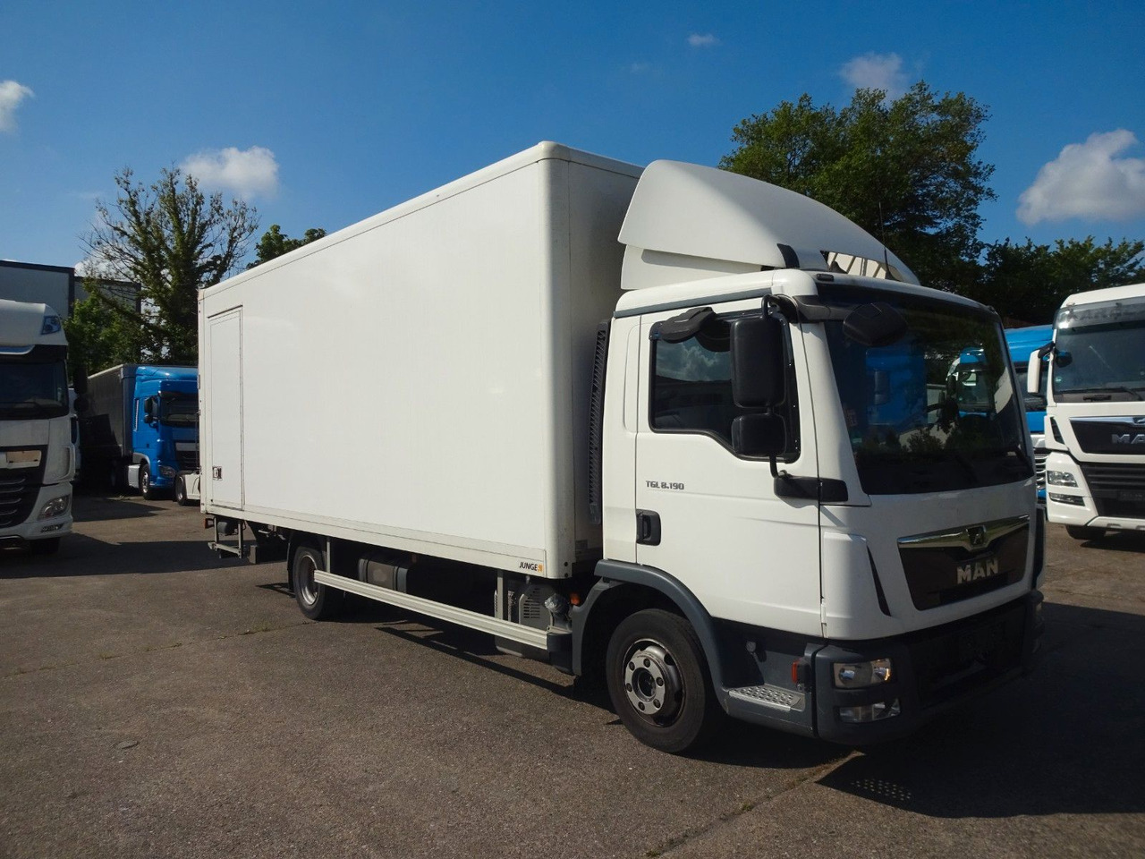 MAN TGL 8.190, LBW, Luft, Tempomat, Standheizung - شاحنة بصندوق مغلق: صورة 1 MAN TGL 8.190, LBW, Luft, Tempomat, Standheizung - شاحنة بصندوق مغلق: صورة 1