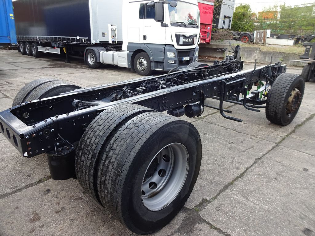 MAN TGX 18.480, Chassis mit Hinterachse, Bj-2016 - إطار هيكلي/ إطار معدني - شاحنة: صورة 5 MAN TGX 18.480, Chassis mit Hinterachse, Bj-2016 - إطار هيكلي/ إطار معدني - شاحنة: صورة 5