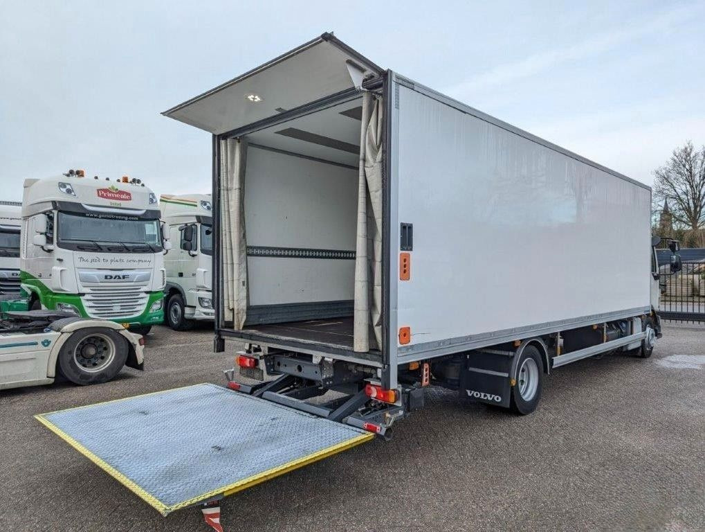 Volvo FL 210, 12tn., Isolirt, Autom, wie neu - شاحنة صندوقية: صورة 5 Volvo FL 210, 12tn., Isolirt, Autom, wie neu - شاحنة صندوقية: صورة 5