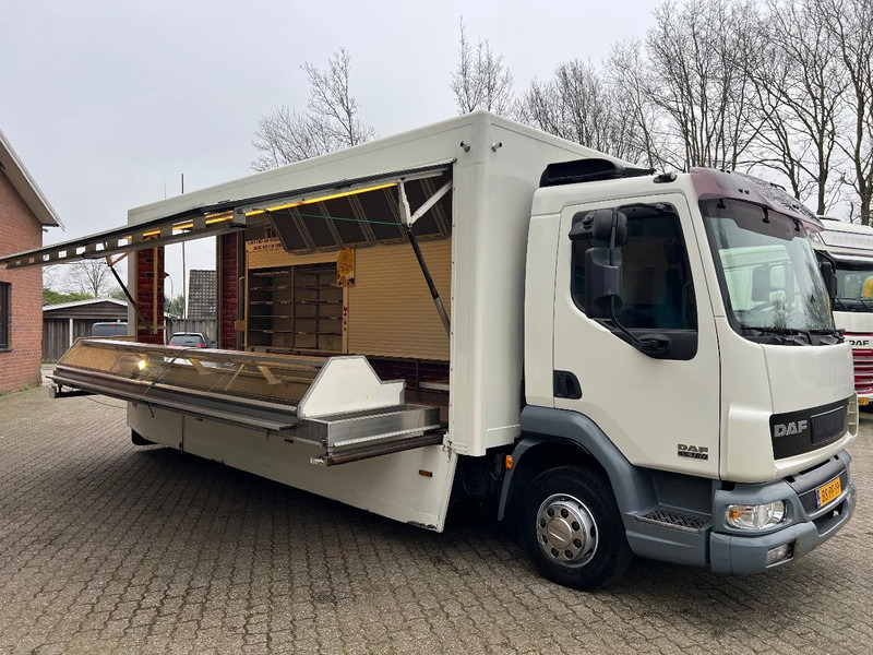 DAF LF 180 4X2 Verkoopopbouw/Verkaufsaufbau +Koeling Hydraulisch uitklapbaar - شاحنة بيع: صورة 1 DAF LF 180 4X2 Verkoopopbouw/Verkaufsaufbau +Koeling Hydraulisch uitklapbaar - شاحنة بيع: صورة 1