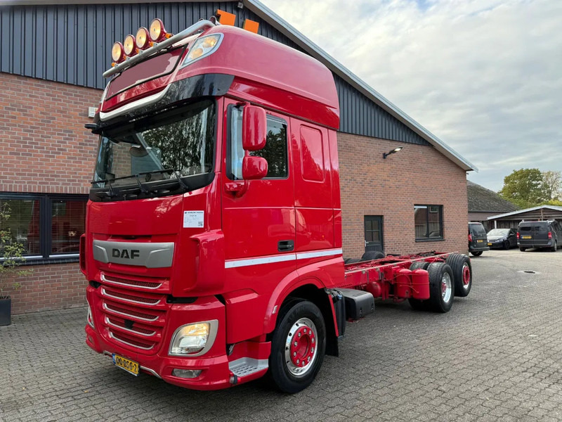 DAF XF 530 6X2 FAS Full air Alcoa Retarder Stuuras 7.6M Chassis NL Truck - شاحنة بهيكل معدني للمقصورة: صورة 1 DAF XF 530 6X2 FAS Full air Alcoa Retarder Stuuras 7.6M Chassis NL Truck - شاحنة بهيكل معدني للمقصورة: صورة 1