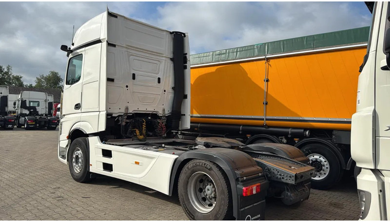 Mercedes-Benz Actros 1845 L Gigaspace 2x tank Standairco 5x available 20-12-2025 - رأس تريلا: صورة 3 Mercedes-Benz Actros 1845 L Gigaspace 2x tank Standairco 5x available 20-12-2025 - رأس تريلا: صورة 3