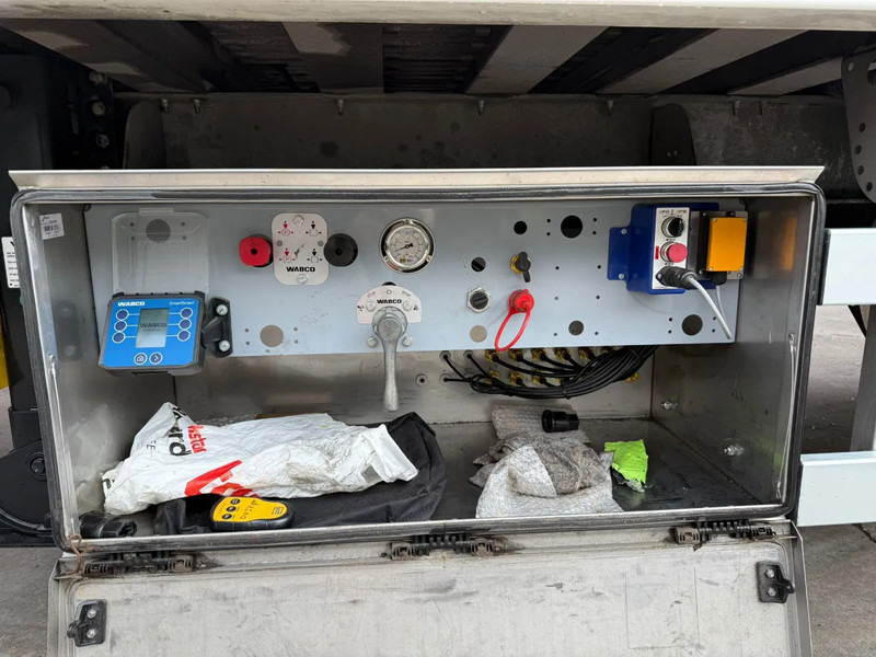 نصف مقطورة ذات أرضية سير kraker CF-ISO Koel / Walkingfloor Thermo King SLX 400 Nieuwstaat: صورة 8 نصف مقطورة ذات أرضية سير kraker CF-ISO Koel / Walkingfloor Thermo King SLX 400 Nieuwstaat: صورة 8