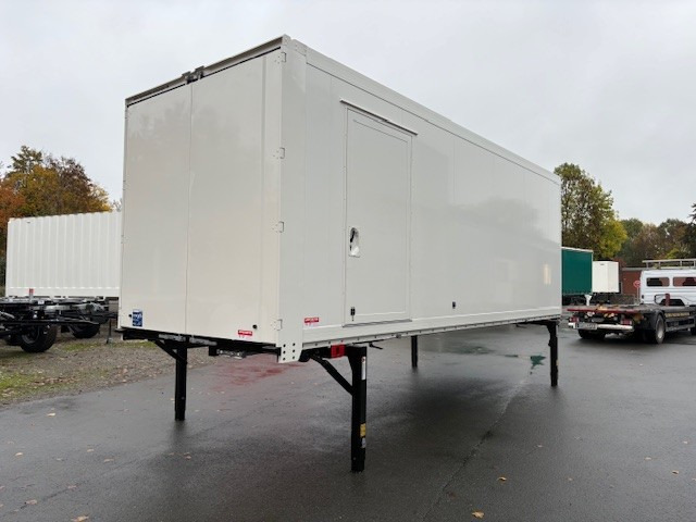 Krone BDF-System 7.450 mm, GASTROAUSSTATTUNG, FABRIKNEU - حاوية إنشاءات: صورة 1 Krone BDF-System 7.450 mm, GASTROAUSSTATTUNG, FABRIKNEU - حاوية إنشاءات: صورة 1