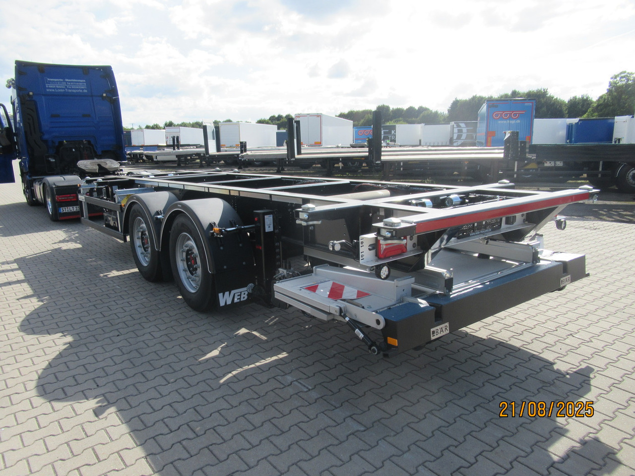 System Trailers BDF-System, Standard ohne Zulassung, mit Ladebordwand - مقطورة بصندوق مغلق: صورة 4 System Trailers BDF-System, Standard ohne Zulassung, mit Ladebordwand - مقطورة بصندوق مغلق: صورة 4