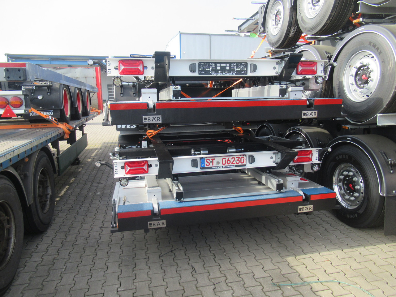 System Trailers BDF-System, Standard ohne Zulassung, mit Ladebordwand - مقطورة بصندوق مغلق: صورة 3 System Trailers BDF-System, Standard ohne Zulassung, mit Ladebordwand - مقطورة بصندوق مغلق: صورة 3