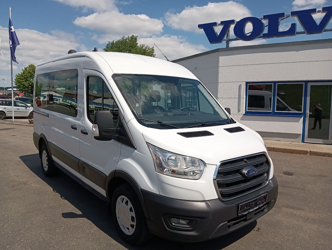 Ford Transit Kombi 350 L2 Trend 9-Sitzer 2xHeizung/Kl - ميكروباص, الشاحنات الصغيرة كابينة مزدوجة: صورة 1 Ford Transit Kombi 350 L2 Trend 9-Sitzer 2xHeizung/Kl - ميكروباص, الشاحنات الصغيرة كابينة مزدوجة: صورة 1