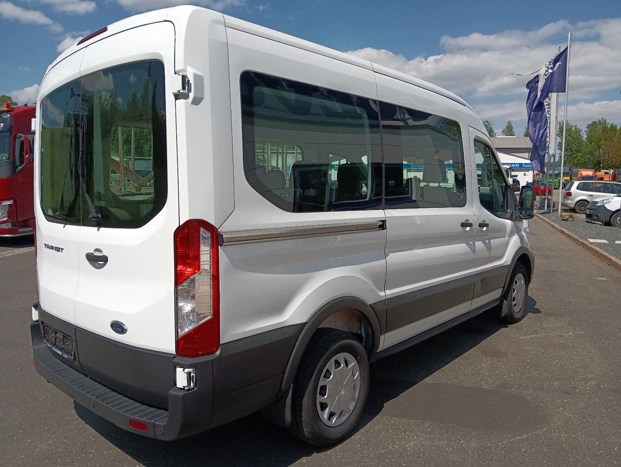 Ford Transit Kombi 350 L2 Trend 9-Sitzer 2xHeizung/Kl - ميكروباص, الشاحنات الصغيرة كابينة مزدوجة: صورة 3 Ford Transit Kombi 350 L2 Trend 9-Sitzer 2xHeizung/Kl - ميكروباص, الشاحنات الصغيرة كابينة مزدوجة: صورة 3