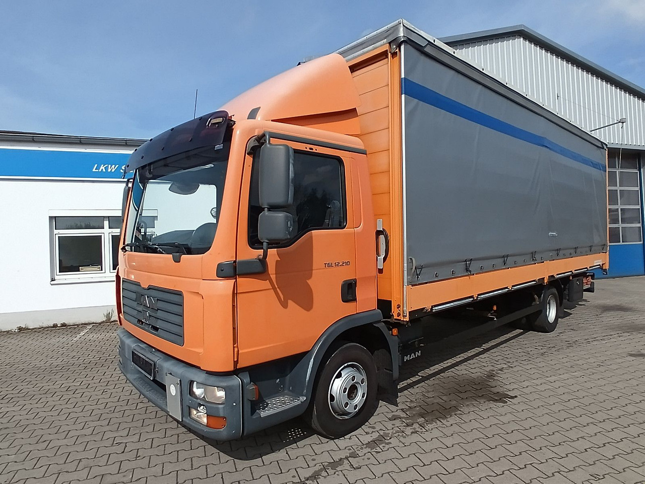 MAN TGL 12.210 4x2 KLIMA,AHK, 7,3m SCHWARZMÜLLER TÜV - شاحنة ذات ستائر جانبية: صورة 1 MAN TGL 12.210 4x2 KLIMA,AHK, 7,3m SCHWARZMÜLLER TÜV - شاحنة ذات ستائر جانبية: صورة 1