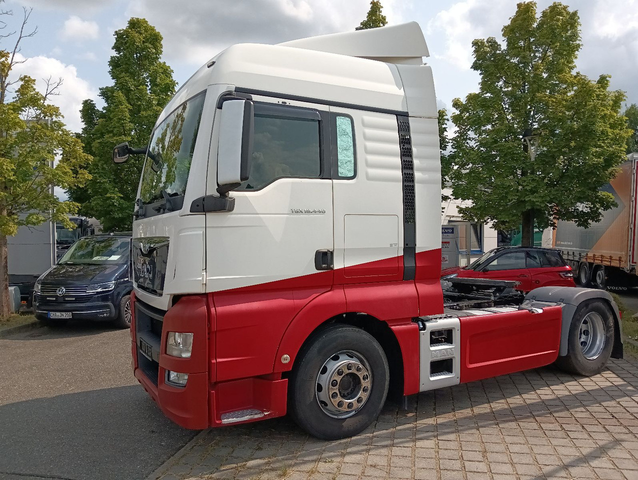 MAN TGX 18:440 BLS INTARDER Vollspoiler Reifen70-90% MAN TGX 18:440 BLS INTARDER Vollspoiler Reifen70-90% - رأس تريلا: صورة 5 MAN TGX 18:440 BLS INTARDER Vollspoiler Reifen70-90% MAN TGX 18:440 BLS INTARDER Vollspoiler Reifen70-90% - رأس تريلا: صورة 5