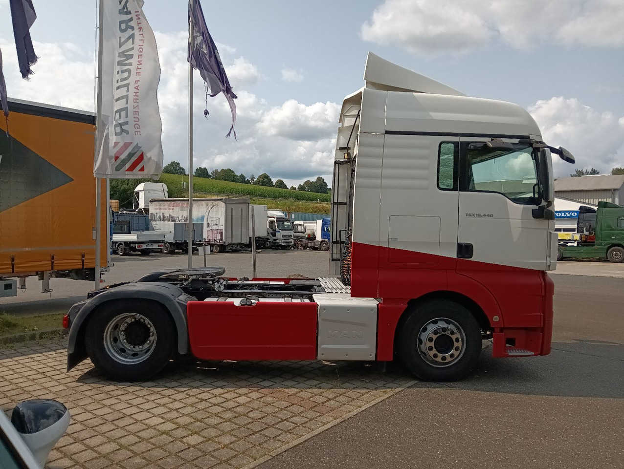 MAN TGX 18:440 BLS INTARDER Vollspoiler Reifen70-90% MAN TGX 18:440 BLS INTARDER Vollspoiler Reifen70-90% - رأس تريلا: صورة 3 MAN TGX 18:440 BLS INTARDER Vollspoiler Reifen70-90% MAN TGX 18:440 BLS INTARDER Vollspoiler Reifen70-90% - رأس تريلا: صورة 3