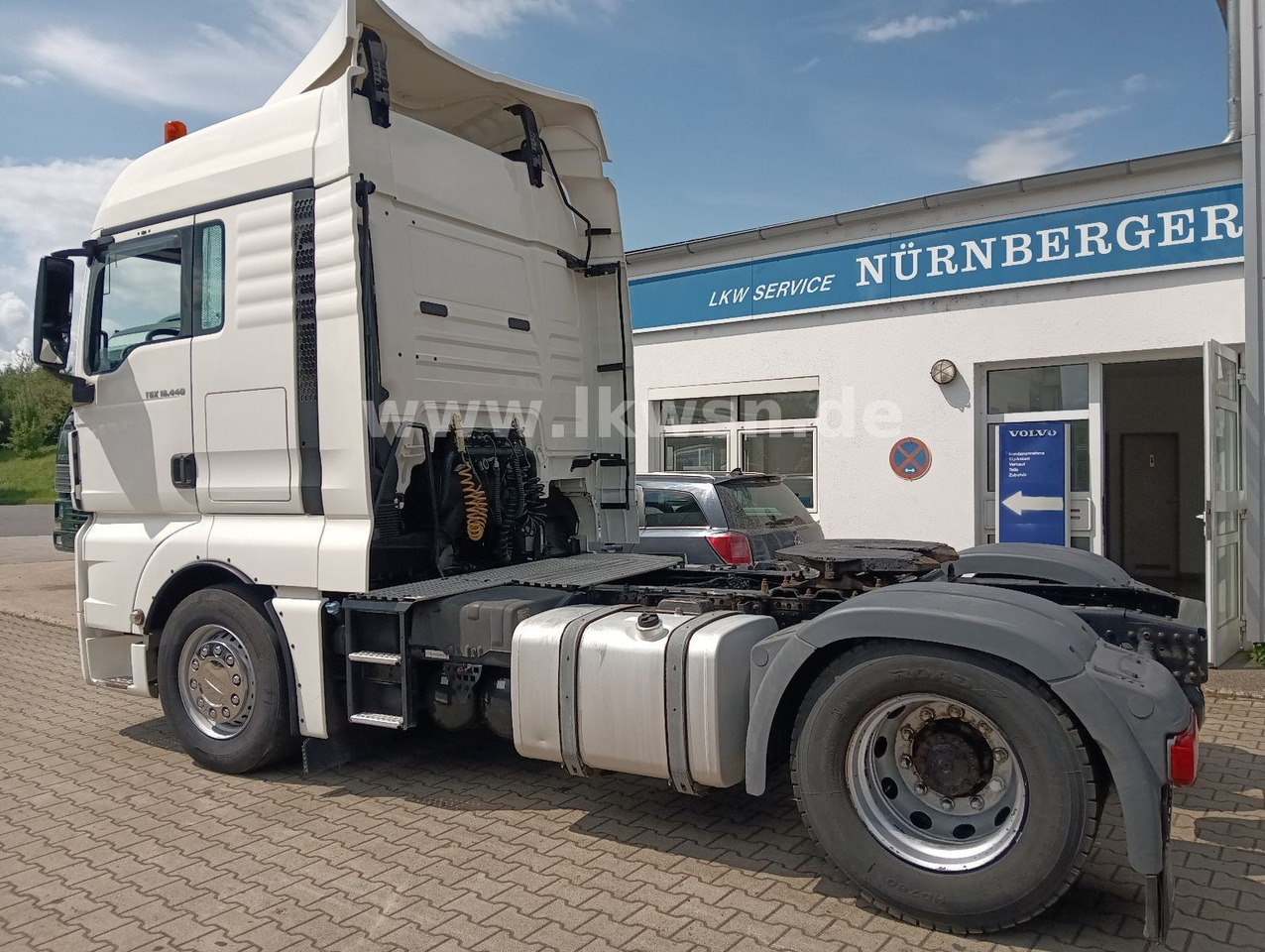 MAN TGX 18:440 FLT XLX 2xTank Klima Spoiler Kühlbox MAN TGX 18:440 FLT XLX 2xTank Klima Spoiler Kühlbox - مقطورة السحب: صورة 5 MAN TGX 18:440 FLT XLX 2xTank Klima Spoiler Kühlbox MAN TGX 18:440 FLT XLX 2xTank Klima Spoiler Kühlbox - مقطورة السحب: صورة 5