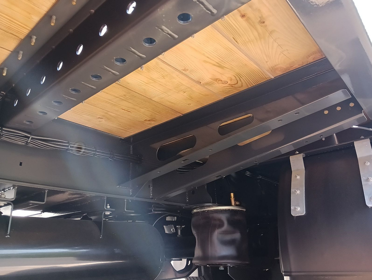 نصف مقطورة مسطحة Schwarzmüller 3Achs Tele Rampen TwistLock40+2x20"SAF Lenk+Lift: صورة 25