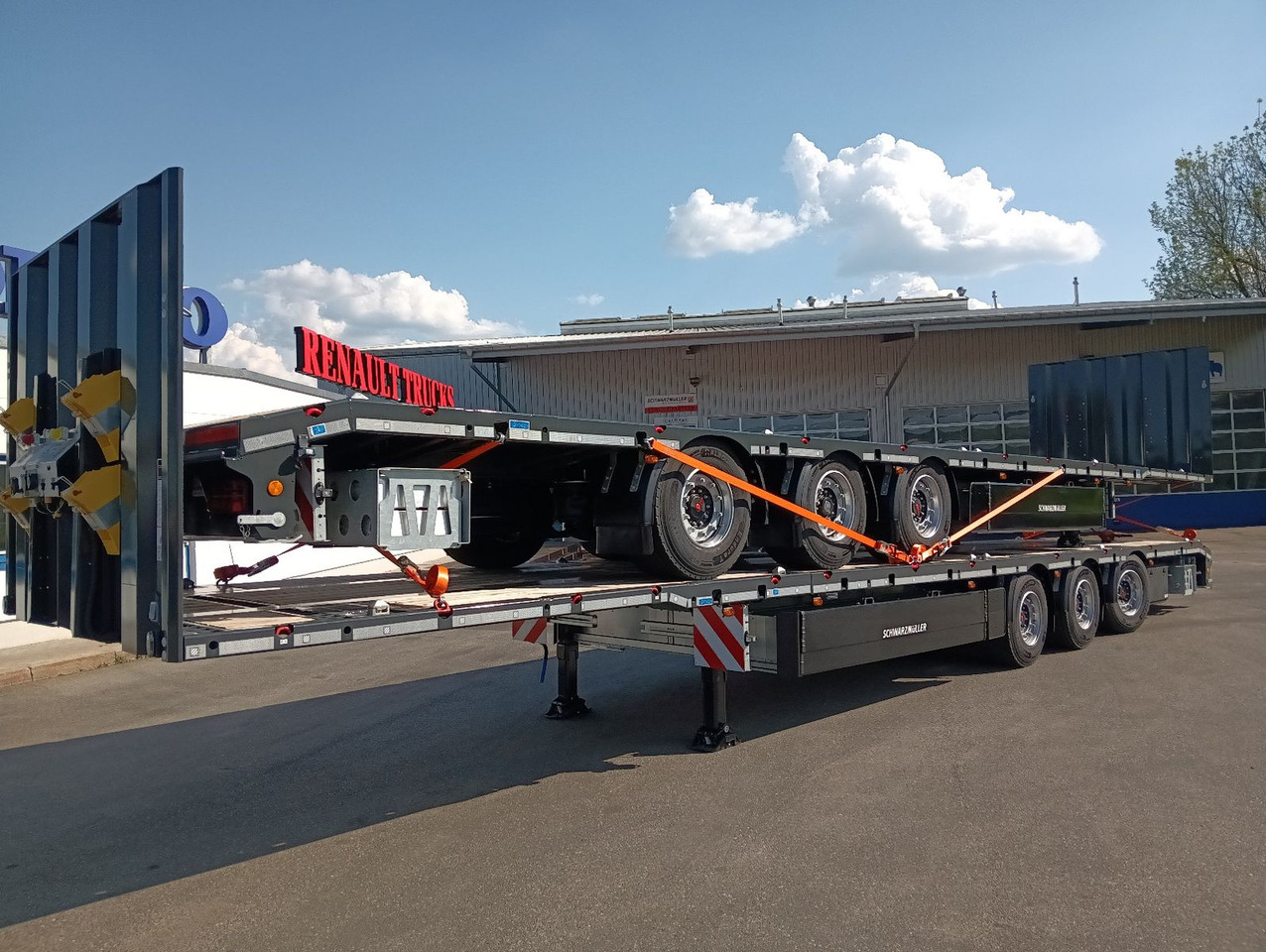 نصف مقطورة مسطحة Schwarzmüller 3Achs Tele Rampen TwistLock40+2x20"SAF Lenk+Lift: صورة 7