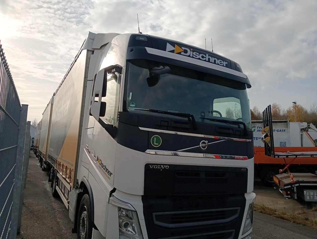 Volvo 2x JUMBO 120m3 FH460 Globe 6x2 SCHMITZ I-PARCool - شاحنة ذات ستائر جانبية: صورة 3 Volvo 2x JUMBO 120m3 FH460 Globe 6x2 SCHMITZ I-PARCool - شاحنة ذات ستائر جانبية: صورة 3