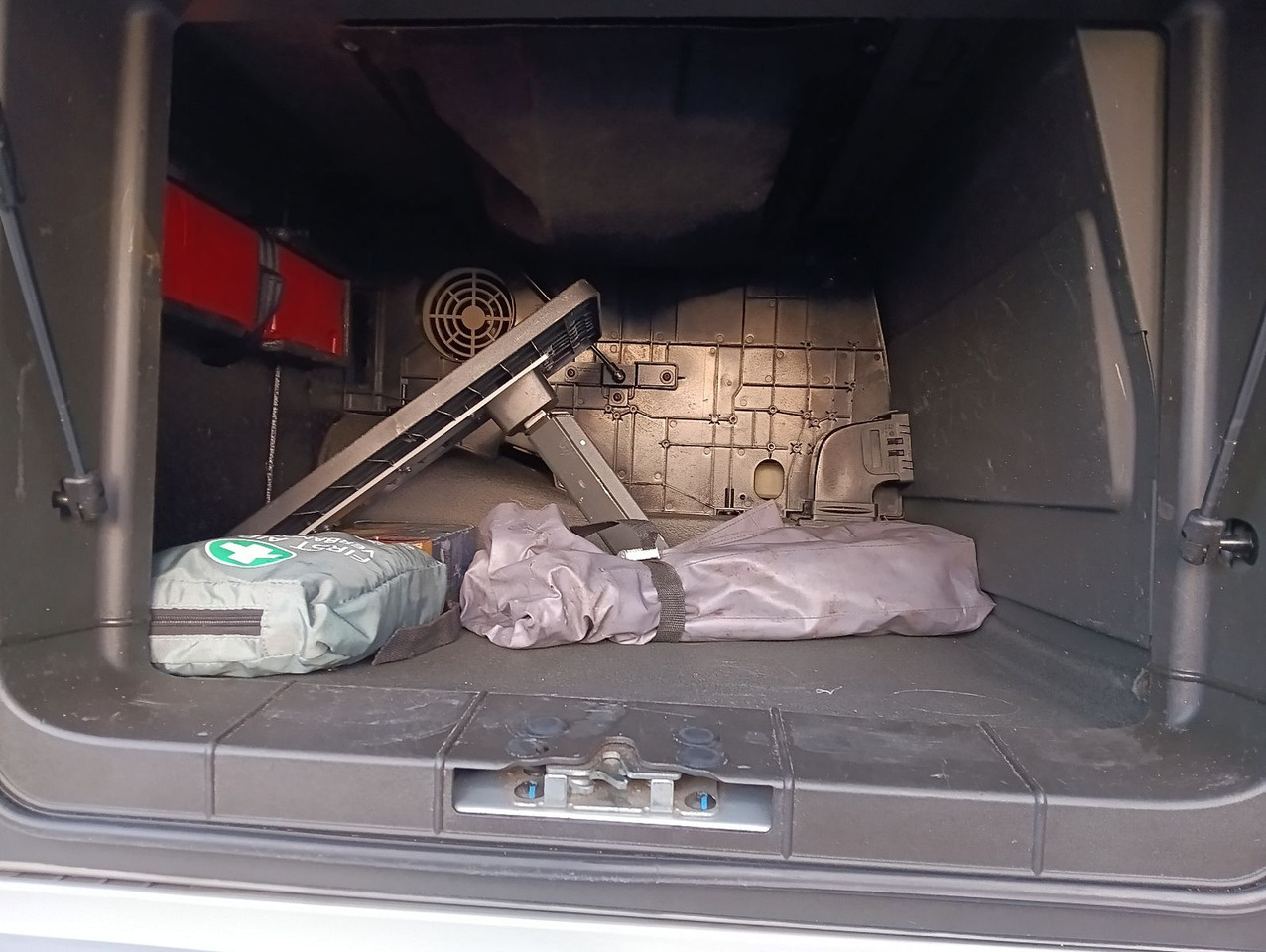 رأس تريلا Volvo FH460 Globe FullSpoiler TV I-PARC 2xTank German: صورة 40 رأس تريلا Volvo FH460 Globe FullSpoiler TV I-PARC 2xTank German: صورة 40