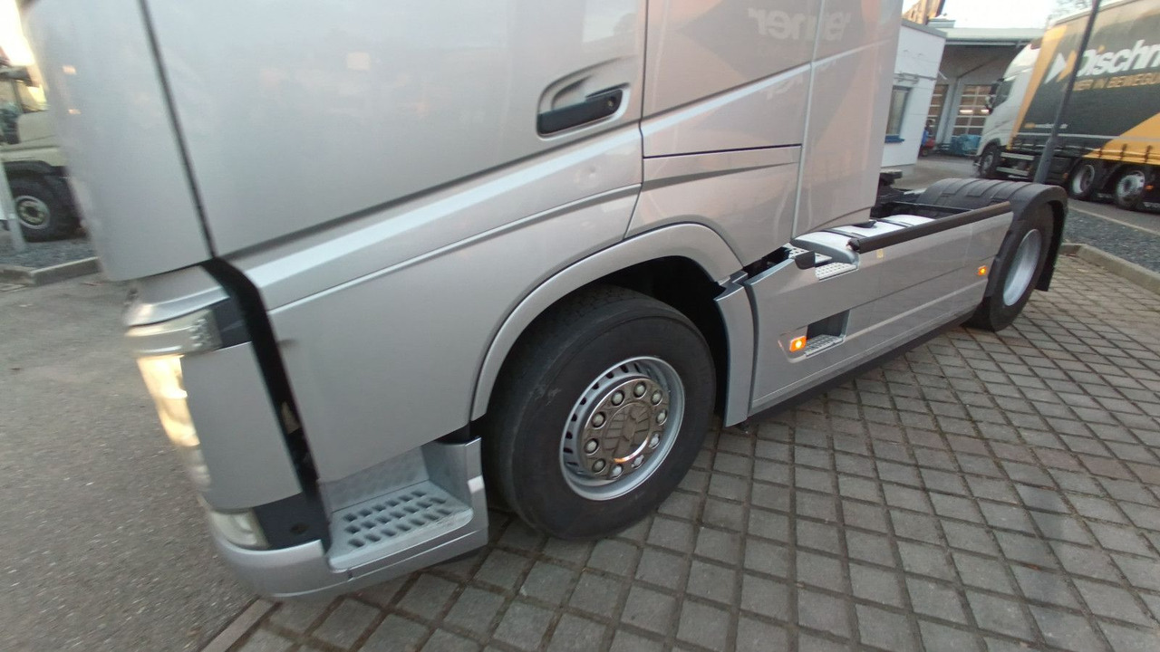 رأس تريلا Volvo FH460 Globe FullSpoiler TV I-PARC 2xTank German: صورة 16 رأس تريلا Volvo FH460 Globe FullSpoiler TV I-PARC 2xTank German: صورة 16