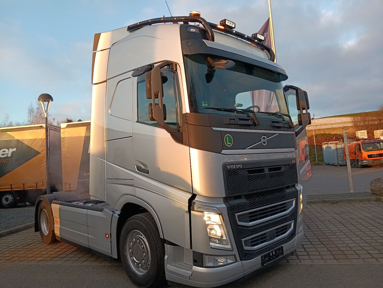رأس تريلا Volvo FH460 Globe FullSpoiler TV I-PARC 2xTank German: صورة 26 رأس تريلا Volvo FH460 Globe FullSpoiler TV I-PARC 2xTank German: صورة 26