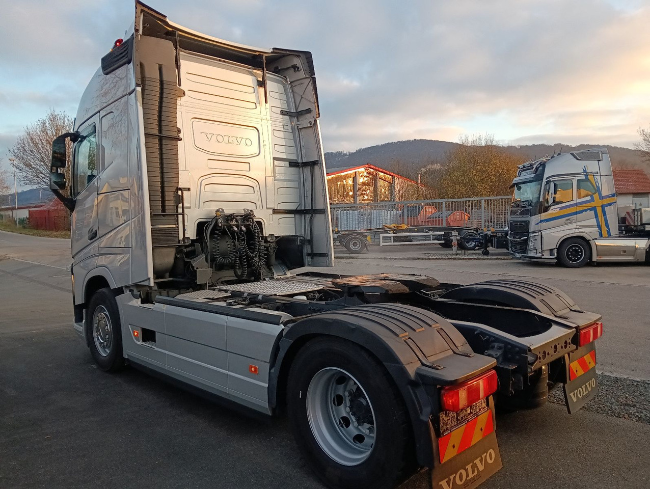 رأس تريلا Volvo FH460 Globe FullSpoiler TV I-PARC 2xTank German: صورة 38 رأس تريلا Volvo FH460 Globe FullSpoiler TV I-PARC 2xTank German: صورة 38