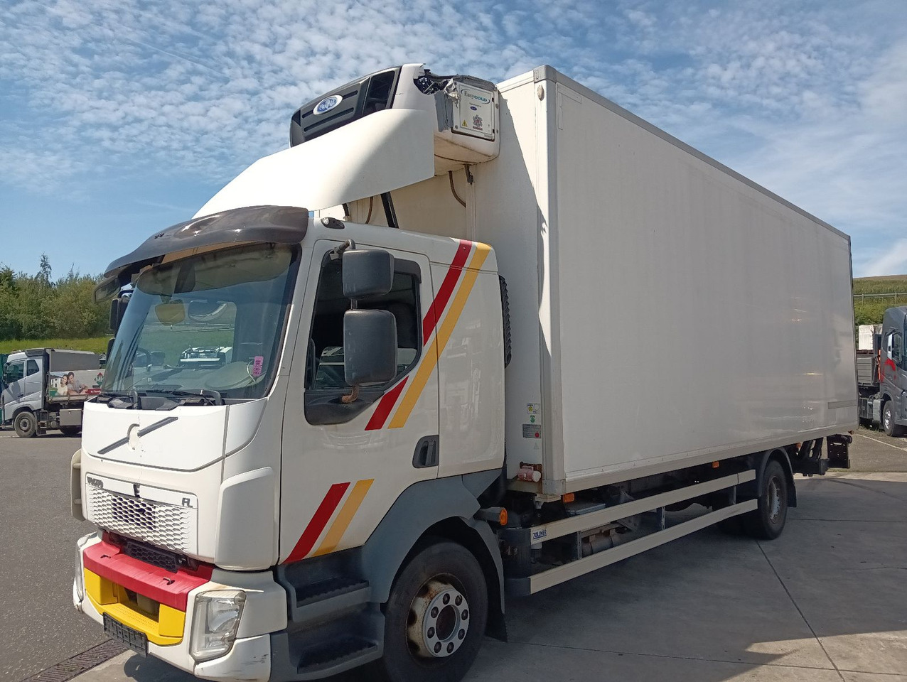 Volvo FL250 4x2R 14t CarrierSupra550 7,3m LBW1.5tKlima - شاحنة ذات مبرد: صورة 1 Volvo FL250 4x2R 14t CarrierSupra550 7,3m LBW1.5tKlima - شاحنة ذات مبرد: صورة 1