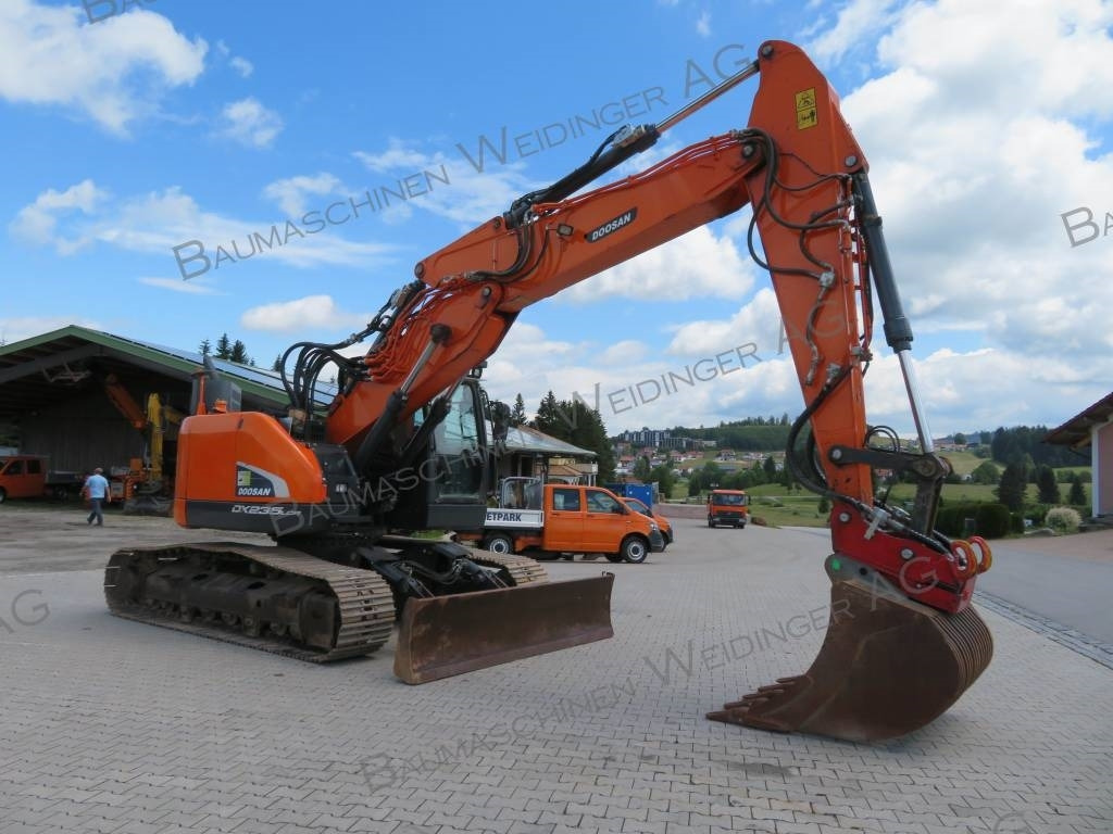 Doosan DX 235 LCR-5 - حفار زاحف: صورة 2 Doosan DX 235 LCR-5 - حفار زاحف: صورة 2