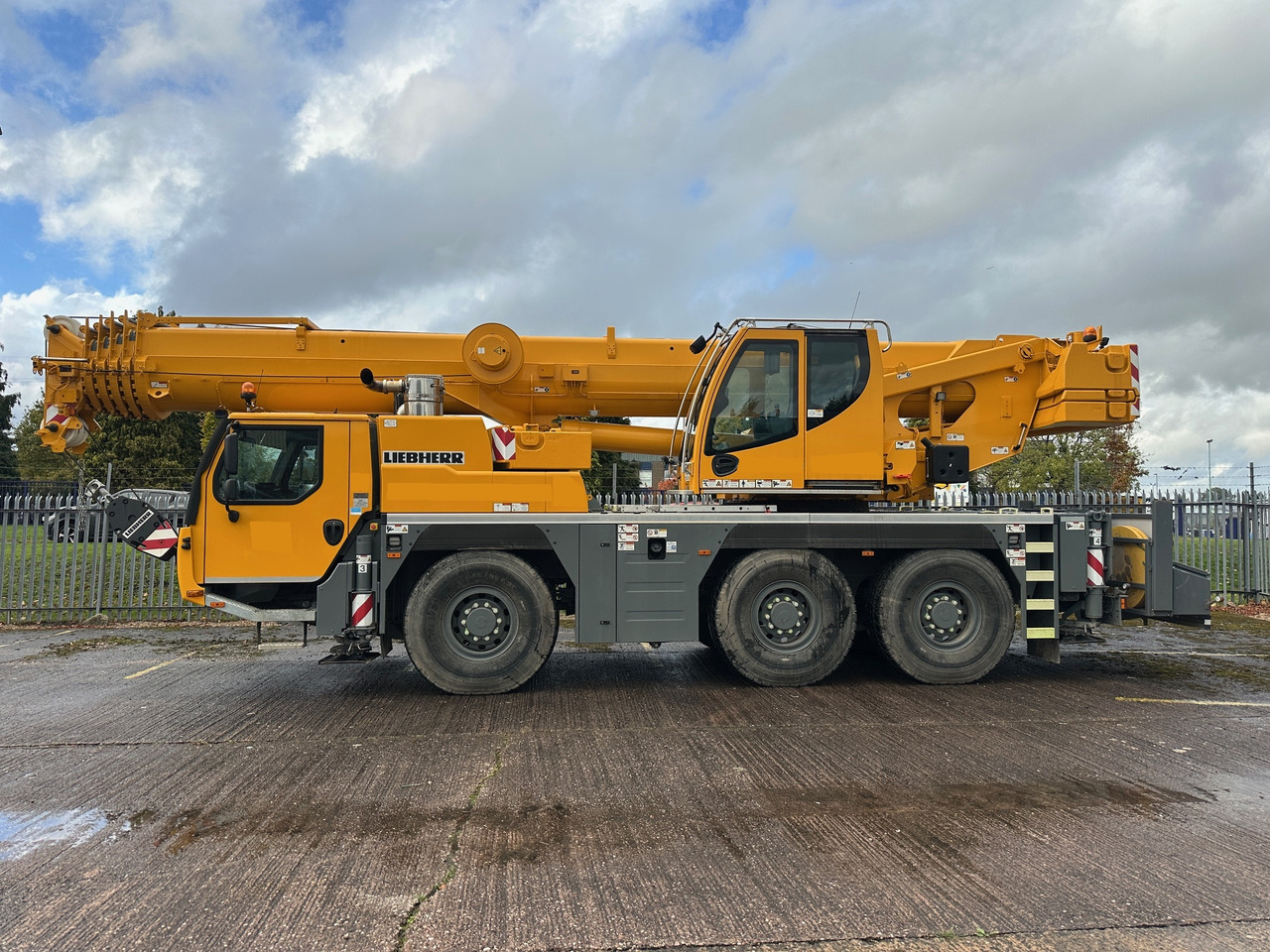 LIEBHERR LTM1060-3.1 - In Brand New Condition, Only 997 Hours - رافعة لجميع التضاريس: صورة 1 LIEBHERR LTM1060-3.1 - In Brand New Condition, Only 997 Hours - رافعة لجميع التضاريس: صورة 1