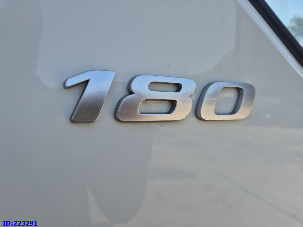 شاحنة صندوقية DAF LF 180 FA - Euro6 - Manual: صورة 12