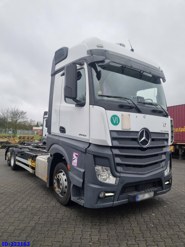 MERCEDES-BENZ Actros 2542 BDF 6x2 Euro6 - شاحنة بهيكل معدني للمقصورة: صورة 1 MERCEDES-BENZ Actros 2542 BDF 6x2 Euro6 - شاحنة بهيكل معدني للمقصورة: صورة 1