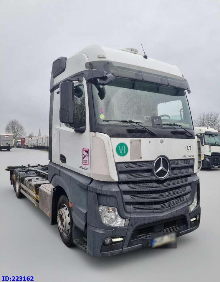 MERCEDES-BENZ Actros 2542 BDF 6x2 Euro6 - شاحنة بهيكل معدني للمقصورة: صورة 2 MERCEDES-BENZ Actros 2542 BDF 6x2 Euro6 - شاحنة بهيكل معدني للمقصورة: صورة 2
