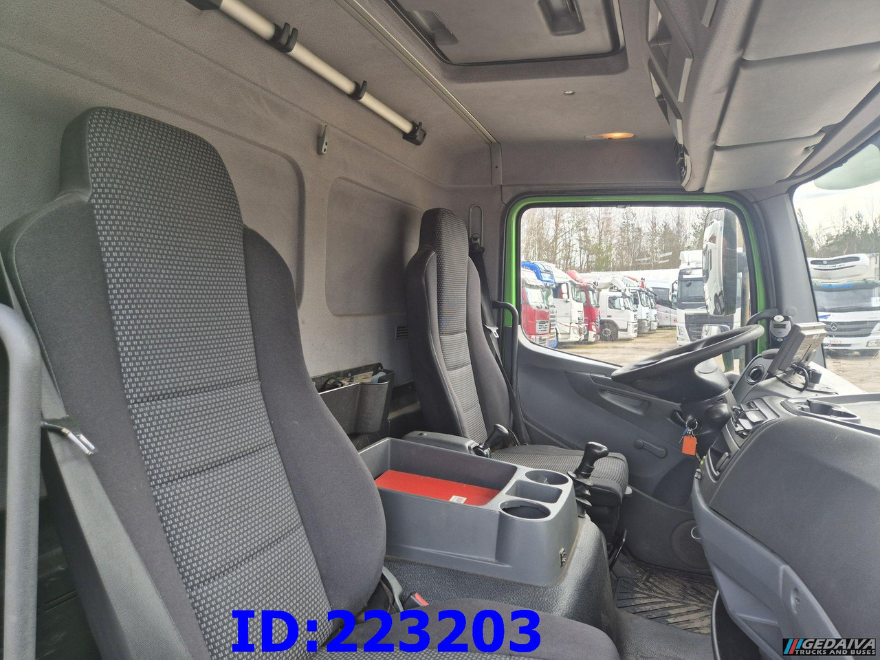 شاحنة صندوقية MERCEDES-BENZ Atego 818 4x2 Euro5 Manual: صورة 21