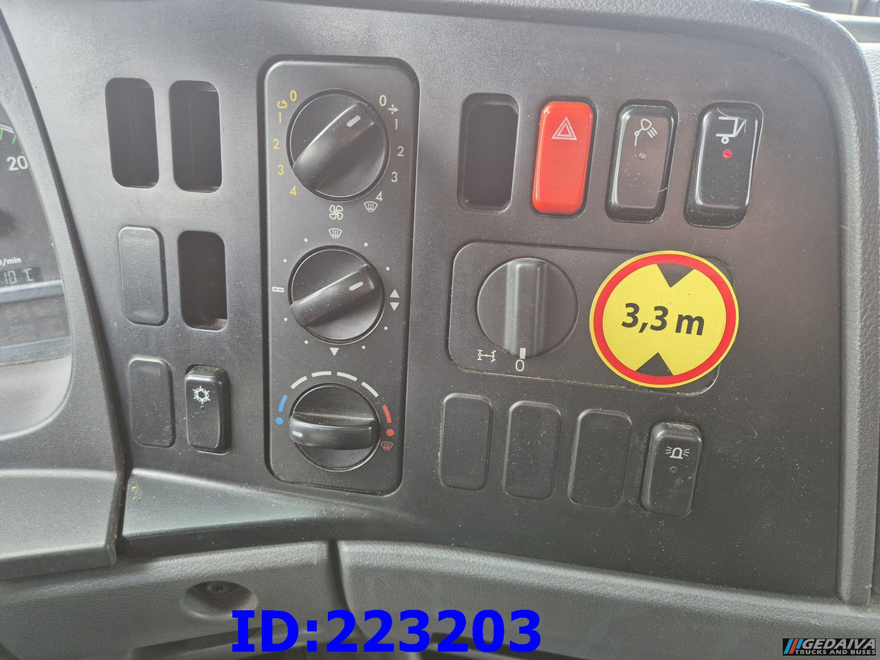 شاحنة صندوقية MERCEDES-BENZ Atego 818 4x2 Euro5 Manual: صورة 17