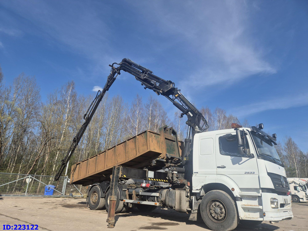 MERCEDES-BENZ Axor 2533 6x2 + Atlas 332.3E Crane - شاحنة قلاب: صورة 4 MERCEDES-BENZ Axor 2533 6x2 + Atlas 332.3E Crane - شاحنة قلاب: صورة 4