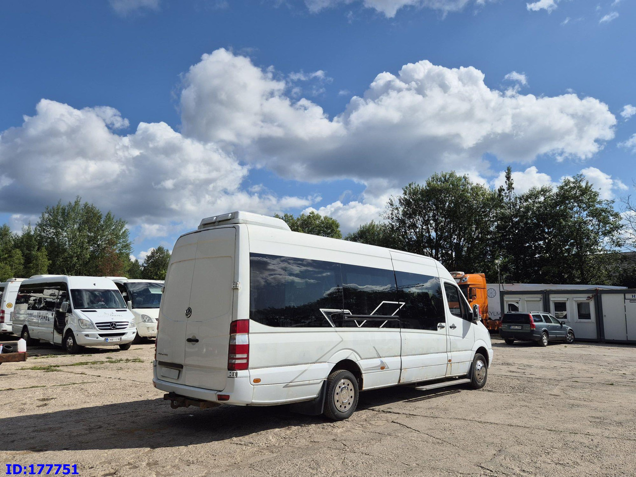 MERCEDES-BENZ Sprinter 518 - VIP - 17-seater - حافلة نقل لمسافات طويلة: صورة 5 MERCEDES-BENZ Sprinter 518 - VIP - 17-seater - حافلة نقل لمسافات طويلة: صورة 5