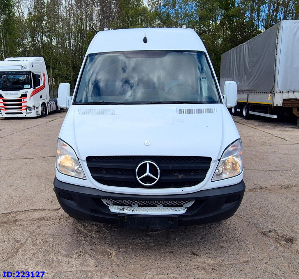 MERCEDES-BENZ Sprinter 518 - VIP -19 Seater - حافلة نقل لمسافات طويلة: صورة 2 MERCEDES-BENZ Sprinter 518 - VIP -19 Seater - حافلة نقل لمسافات طويلة: صورة 2
