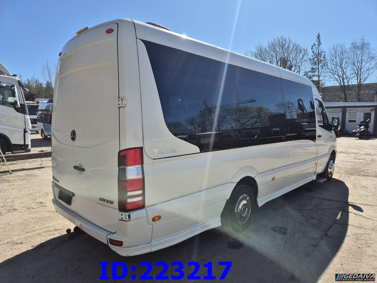 MERCEDES-BENZ Sprinter 518 VIP Prostyle 17-Place (Motor defekt) - حافلة نقل لمسافات طويلة: صورة 4 MERCEDES-BENZ Sprinter 518 VIP Prostyle 17-Place (Motor defekt) - حافلة نقل لمسافات طويلة: صورة 4