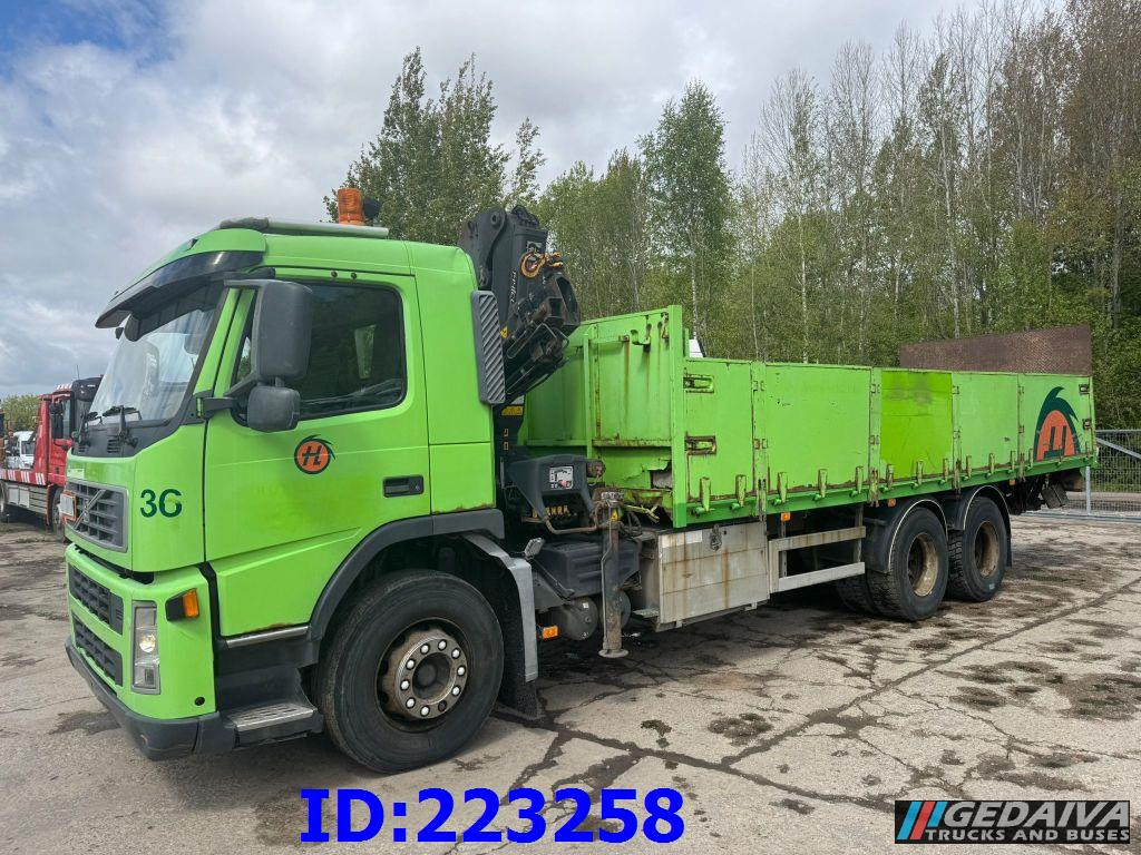 VOLVO 300HP 6x2 + HIAB 144B -3 CL - شاحنات مسطحة: صورة 1 VOLVO 300HP 6x2 + HIAB 144B -3 CL - شاحنات مسطحة: صورة 1