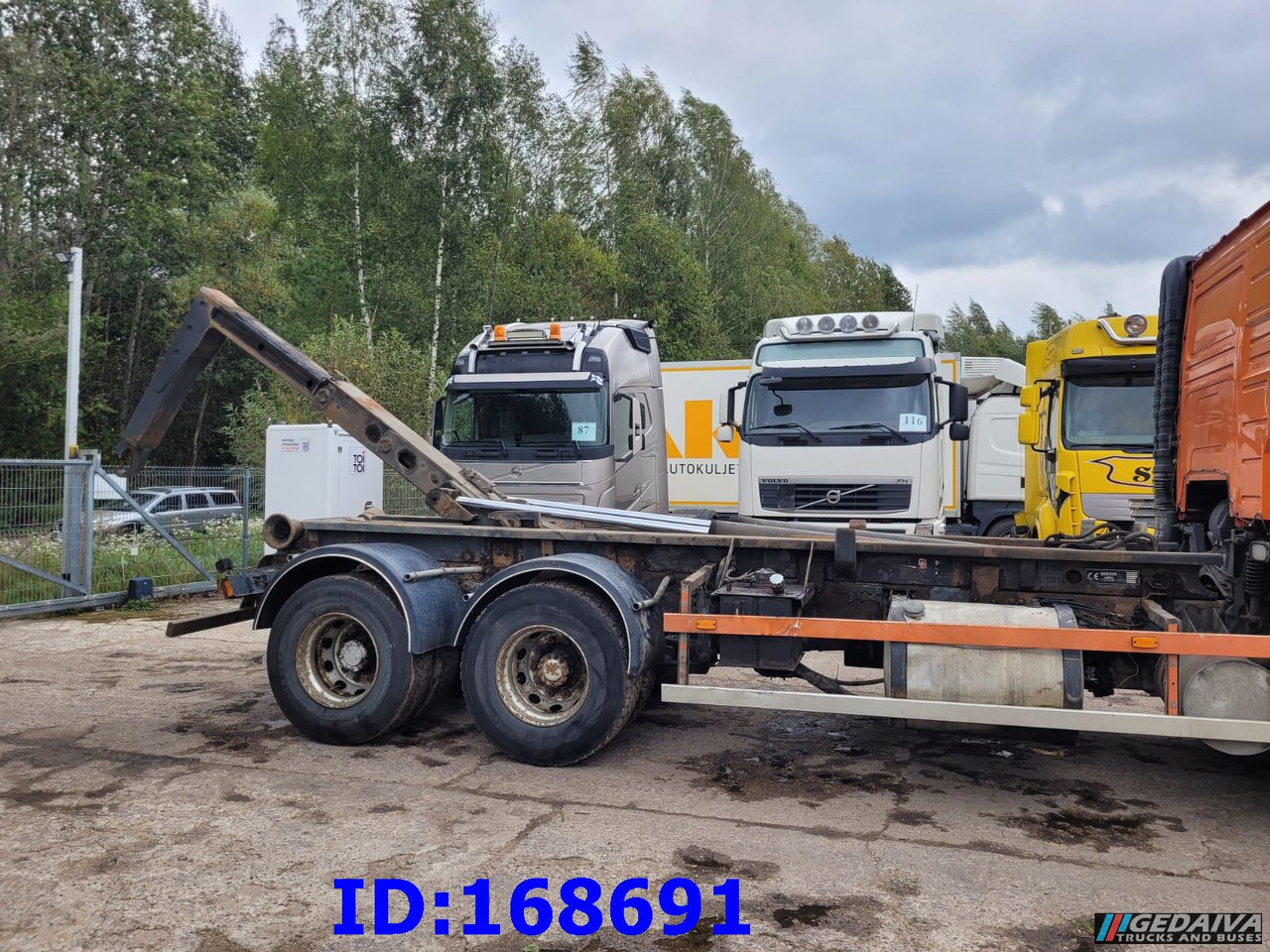 VOLVO FH12 380HP 6x2 10tyre Hook Tipper - شاحنة برافعة خطافية: صورة 5 VOLVO FH12 380HP 6x2 10tyre Hook Tipper - شاحنة برافعة خطافية: صورة 5