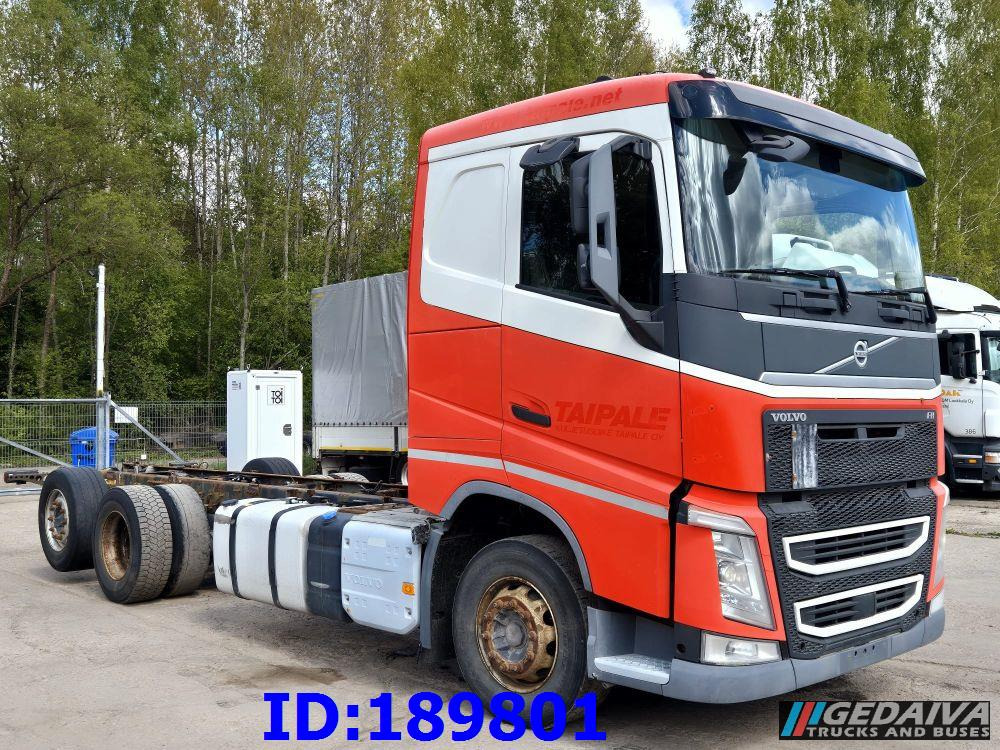 VOLVO FH13 500HP 6x2 Euro6 - شاحنة بهيكل معدني للمقصورة: صورة 4 VOLVO FH13 500HP 6x2 Euro6 - شاحنة بهيكل معدني للمقصورة: صورة 4