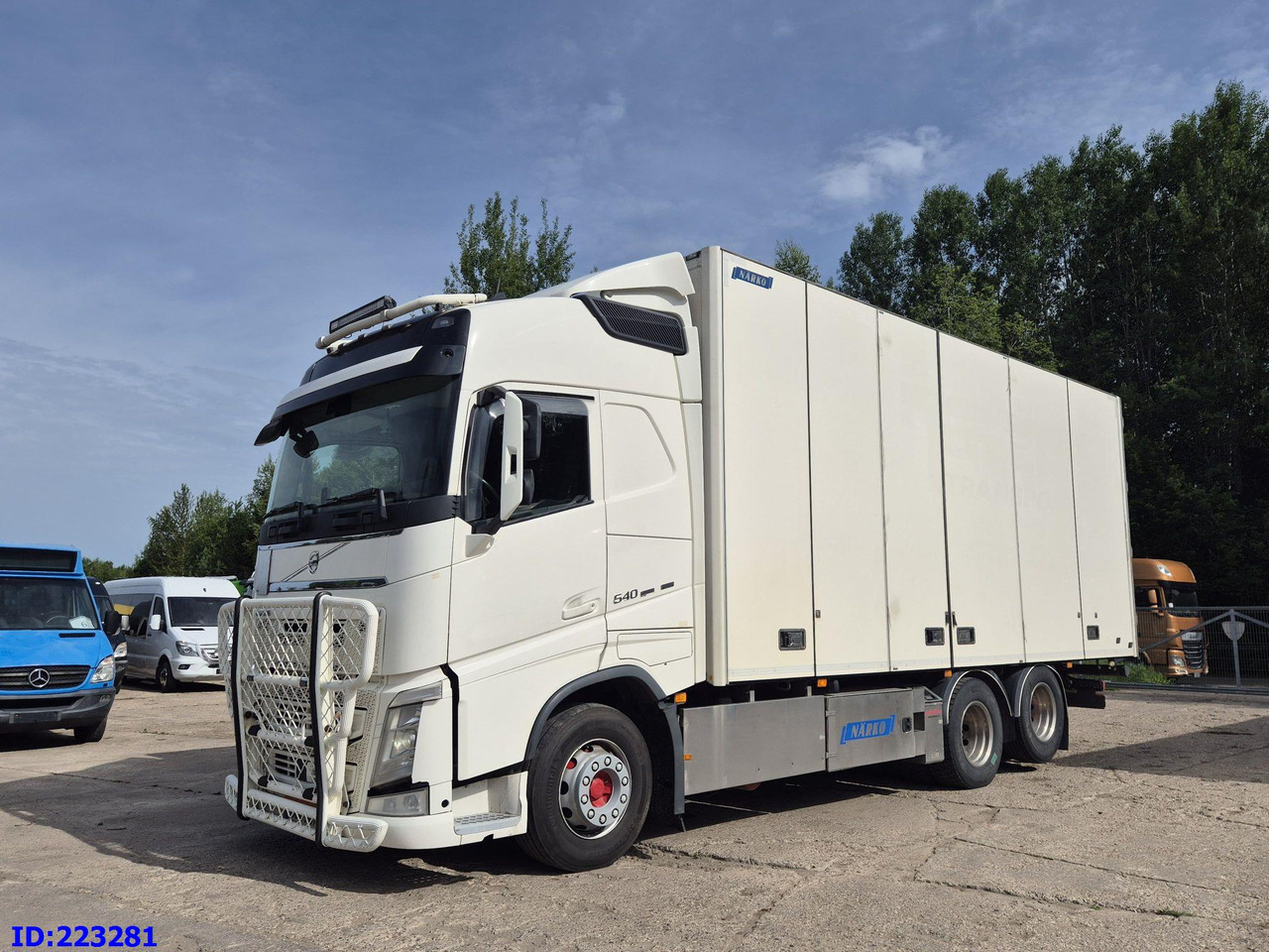 VOLVO FH13 540HP 6x2 (10 tyre) Euro6 - شاحنة متساوية الحرارة: صورة 1 VOLVO FH13 540HP 6x2 (10 tyre) Euro6 - شاحنة متساوية الحرارة: صورة 1