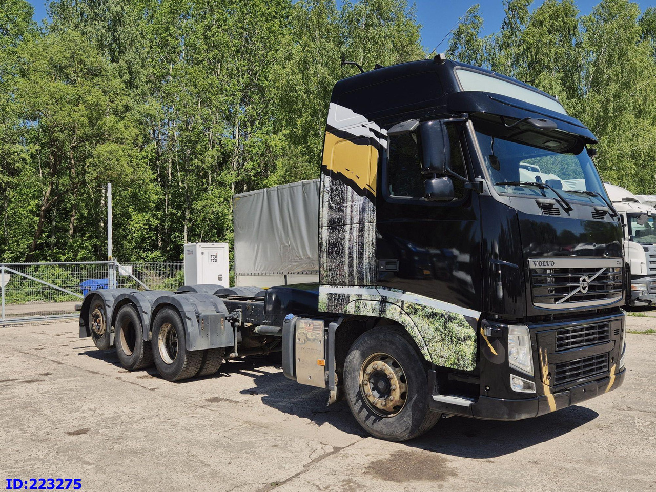 VOLVO FH13 540HP 8X4 (Steering axle) RETARDER - شاحنة بهيكل معدني للمقصورة: صورة 4 VOLVO FH13 540HP 8X4 (Steering axle) RETARDER - شاحنة بهيكل معدني للمقصورة: صورة 4