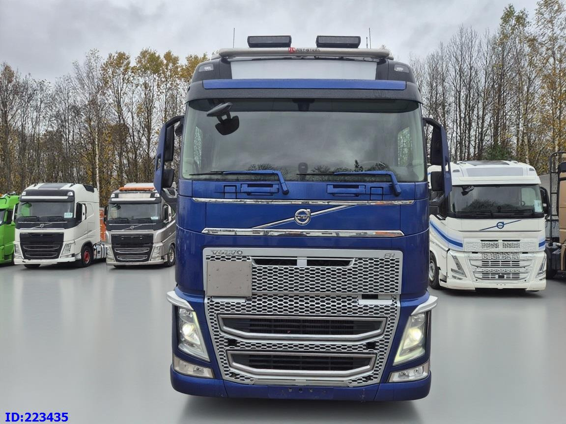 VOLVO FH13 540HP 8x4 (steering axle) - شاحنة بهيكل معدني للمقصورة: صورة 2 VOLVO FH13 540HP 8x4 (steering axle) - شاحنة بهيكل معدني للمقصورة: صورة 2