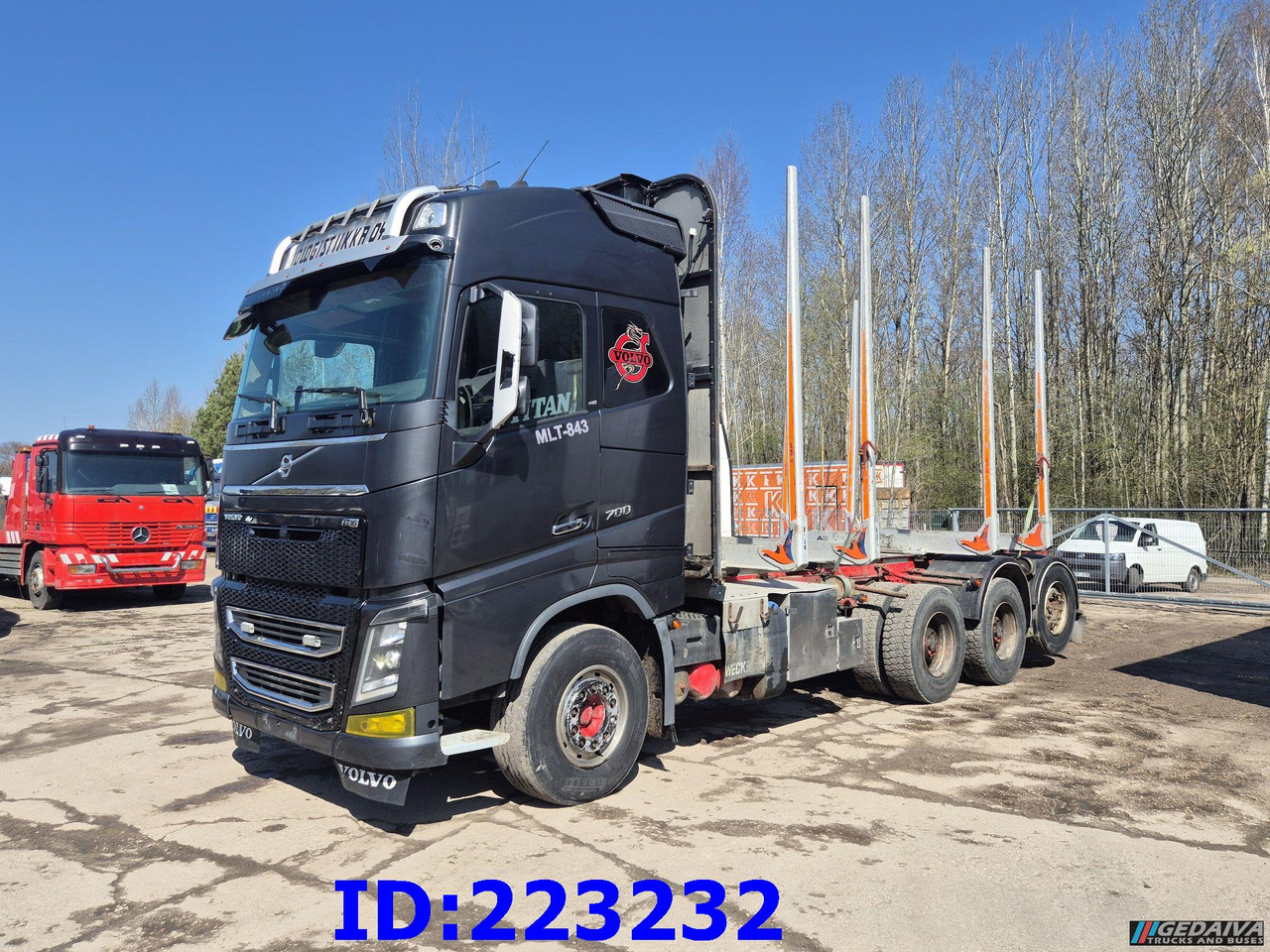 VOLVO FH16 700HP 8X4 Big Axles - شاحنة قطع الأشجار: صورة 1 VOLVO FH16 700HP 8X4 Big Axles - شاحنة قطع الأشجار: صورة 1