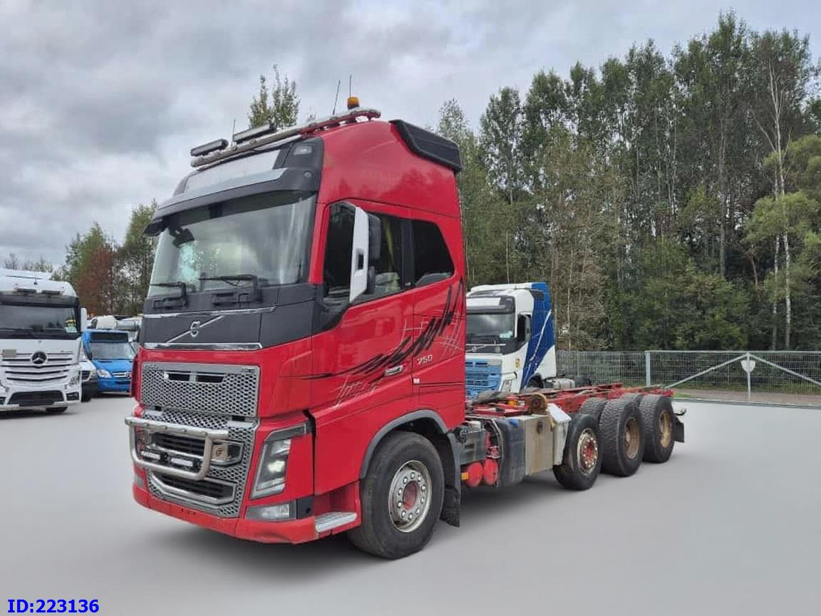 VOLVO FH16 750HP - 8x4 -Big Axles - شاحنة بهيكل معدني للمقصورة: صورة 2 VOLVO FH16 750HP - 8x4 -Big Axles - شاحنة بهيكل معدني للمقصورة: صورة 2