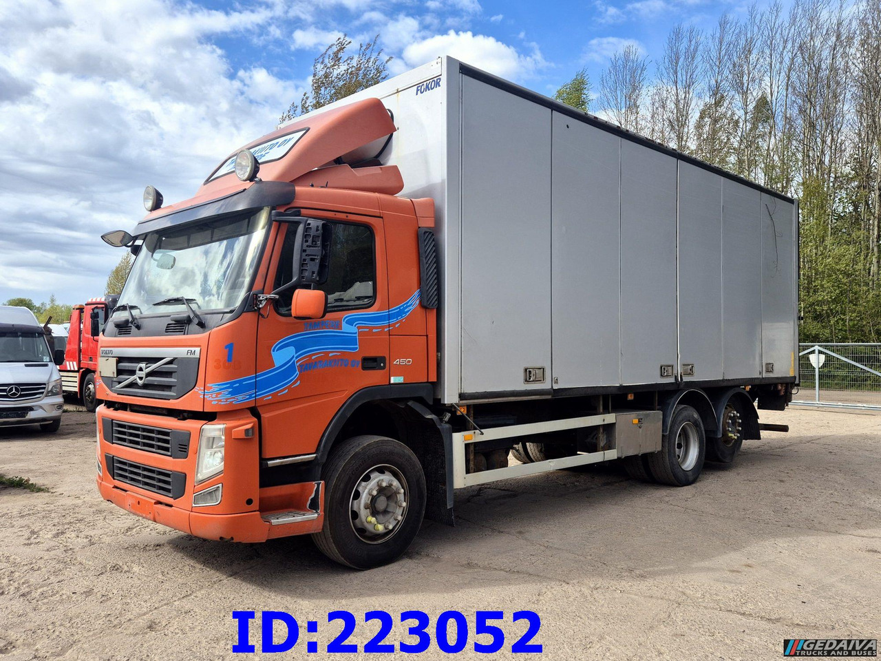 VOLVO FM11 450HP 6x2 Euro5 - شاحنة صندوقية: صورة 1 VOLVO FM11 450HP 6x2 Euro5 - شاحنة صندوقية: صورة 1