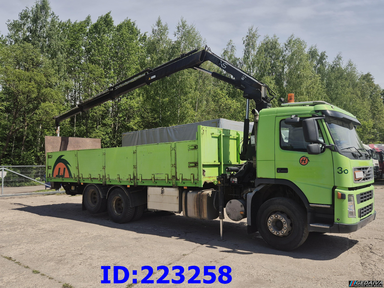 VOLVO FM9 300HP 6x2 + HIAB 144B -3 CL - شاحنات مسطحة: صورة 4 VOLVO FM9 300HP 6x2 + HIAB 144B -3 CL - شاحنات مسطحة: صورة 4