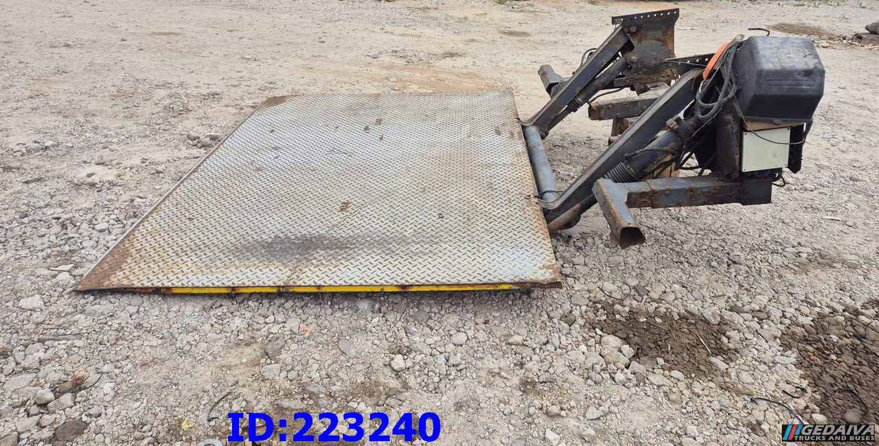 ZEPRO 200-175MA - رافعة خلفية: صورة 1 ZEPRO 200-175MA - رافعة خلفية: صورة 1