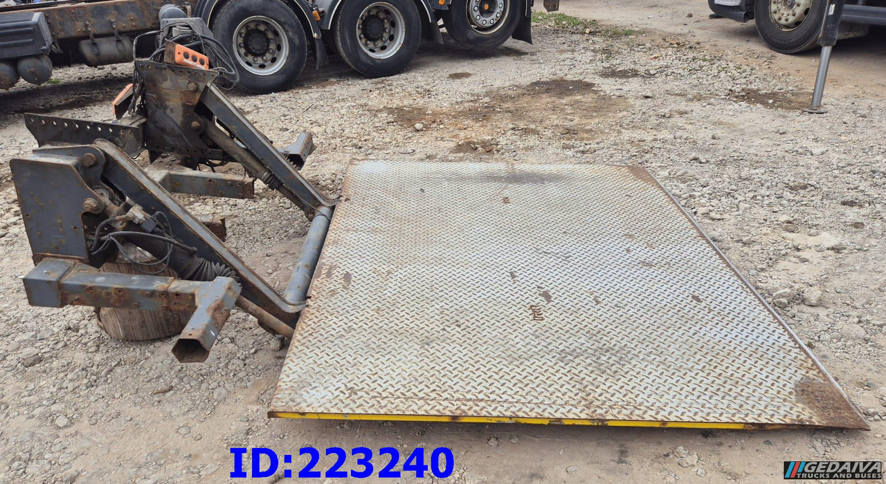 ZEPRO 200-175MA - رافعة خلفية: صورة 2 ZEPRO 200-175MA - رافعة خلفية: صورة 2