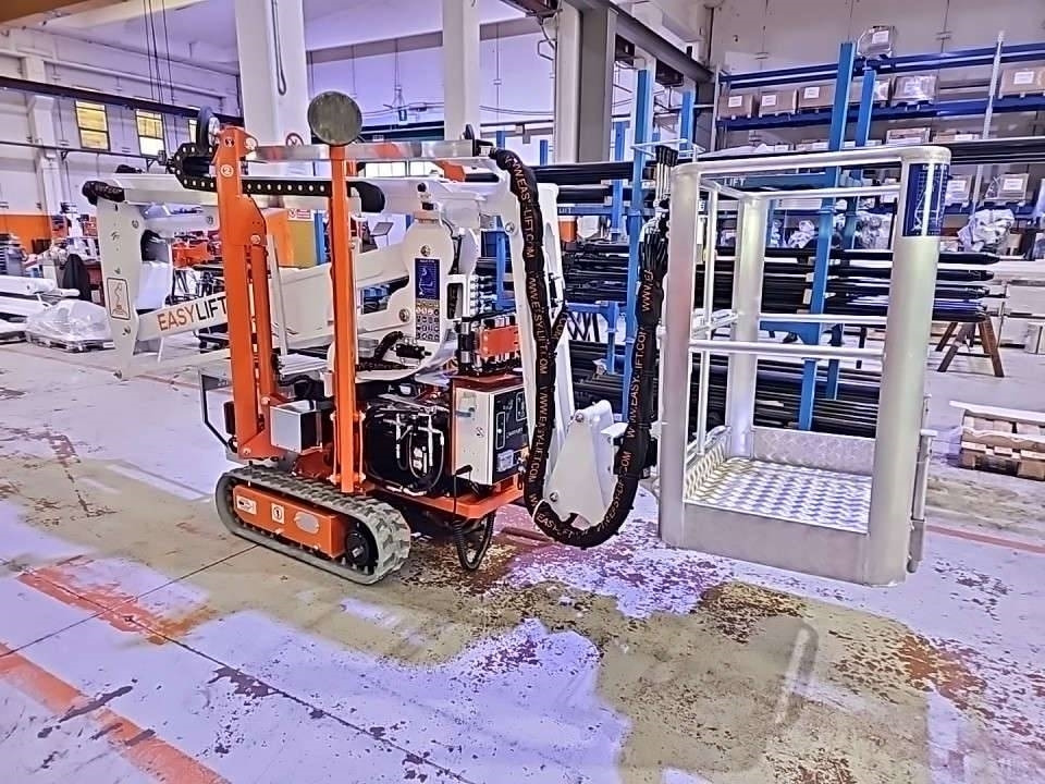 EasyLift R130 - مرفاع مفصلي: صورة 1 EasyLift R130 - مرفاع مفصلي: صورة 1